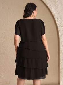 SHEIN Clasi 大码女式纯色圆领荷叶边下摆休闲连衣裙 - 咖啡棕 - 查看 2