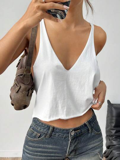 SHEIN EZwear Plus Size Women Casual Solid Color Deep V-Neck Loose Fit Tank Top