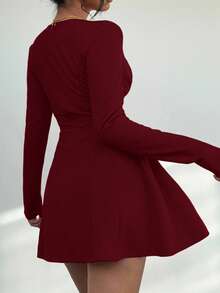 Aloruh 女士纯色深V领褶皱设计长袖性感时尚迷你连衣裙 - 紫紅色 - 查看 2