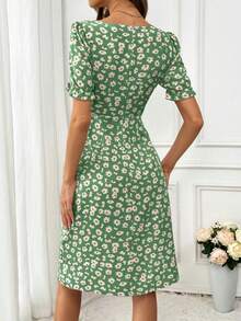Breezaya Women's Random Printed Simple Daily Short-Sleeved Square Neck Dress Vacation Beach Outfit - Green - View 2