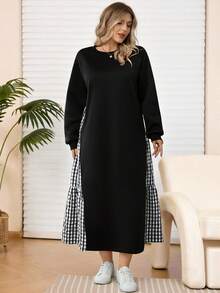 EMERY ROSE فستان كاجوال للمرأة البدينة بياقة مستديرة وأكمام طويلة مع تصميم مربعات ملونة - الأسود - مشاهدة 4
