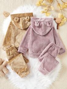 Conjunto de 4 peças para meninas, composto por blusas de manga comprida com capuz e calças compridas a condizer, perfeitas para o outono e inverno. Com construção sem costuras e tecido polar macio, é essencial para usar em casa durante o inverno e também uma opção criativa de presente para as festas.