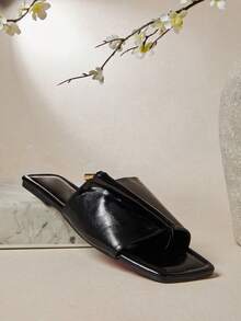 SHUZIA 女士仿皮蓬松交叉鞋面拖鞋 - 黑色 - 查看 5