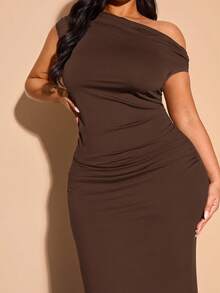 SHEIN BAE 大码女装春夏款，优雅不对称领口鱼尾长裙，适合休闲约会、聚会、派对、夜店、万圣节、情人节、婚礼宾客、舞会、生日等场合穿着。 - 棕色 - 查看 7