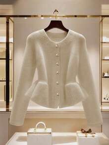 GlowEve 女士时尚腰部收紧荷叶边下摆短款开衫，独特金属纽扣装饰，别致的白色毛衣