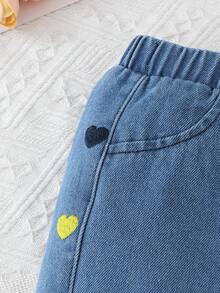 SHEIN Vintaside Kids 女婴爱心刺绣牛仔锥形裤 - 中等水洗藍 - 查看 3