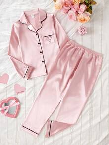 Snug Zone طقم بيجامة من الحرير الاصطناعي بنمط قلب وردي للبنات - الأسود - مشاهدة 4