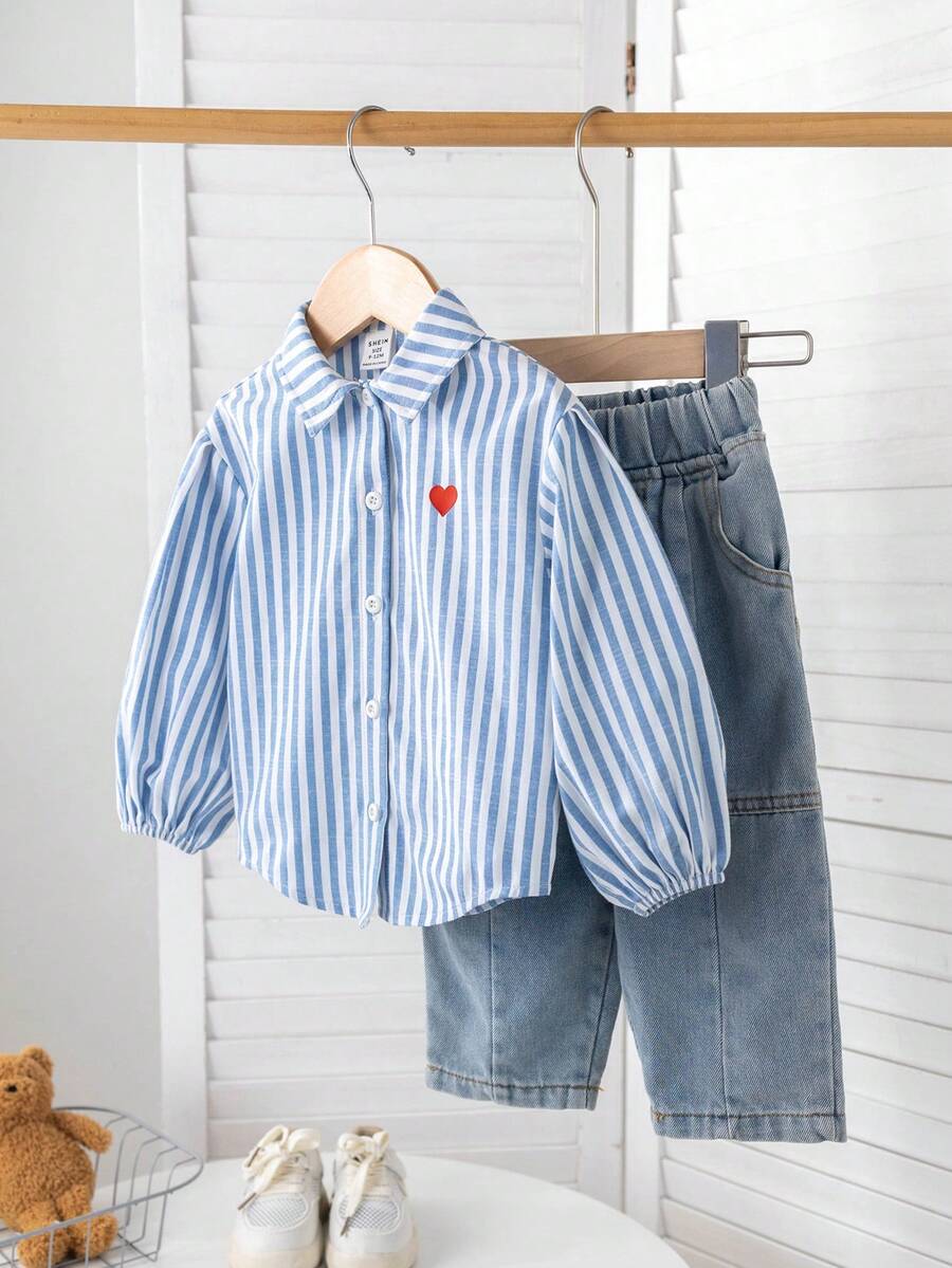 SHEIN 1 paquet Chemise à manches longues avec col châle, rayures bleues et blanches, motif cœur, pour bébé fille. Confortable, casual, polyvalente et pour un usage quotidien. Convient pour les anniversaires, soirées, représentations, mariages, baptêmes, cérémonies d'ouverture, intérieur et extérieur, vie quotidienne, sports, jeux, photos, vacances, festivals. Adapté pour le printemps, l'automne et l'hiver. - Bleu azur - Voir 1