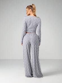 Missguided x Playboy Printed Long Sleeve Crop Top And Wide Leg Trouser Two Piece Lounge Set With Monogram Pattern For Loungewear And Casual Wear - Multicolor - View 2