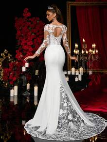 Glamrae Robe de mariée élégante et luxueuse avec patchwork de dentelle brodée de sequins, manches longues, taille ornée de perles, dos transparent avec nœud, ourlet asymétrique et très longue traîne