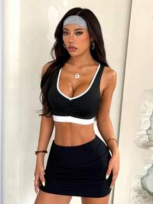 Dewbera Women's Seamless Contrast Trim Sports Bra - Black and White - View 4