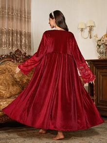 PalaceNights Conjunto de bata y camiseta de dormir de terciopelo acanalado con ribete de encaje de lujo "Palace Nights" para mujeres - Burdeos - Ver 2