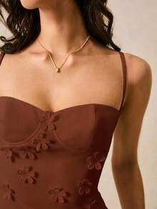 Poéselle 女士优雅通勤纯色3D立体花卉装饰吊带连衣裙 - 棕色 - 查看 5