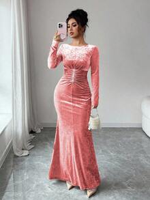 Elenzga Đầm midi bodycon nhung viền bèo nhún lãng mạn thanh lịch, cổ tròn tay dài - Bụi hồng - Xem 1