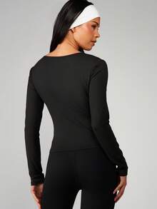 MISSGUIDED Fitted V Neck Long Sleeve Top With Ribbed Texture For Casual Everyday Wear And Layering Essentials - Black - View 2