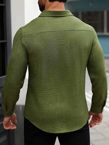 Manfinity Homme 男士休閒辦公純色長袖襯衫，正式款 - 軍綠色 - 查看 2