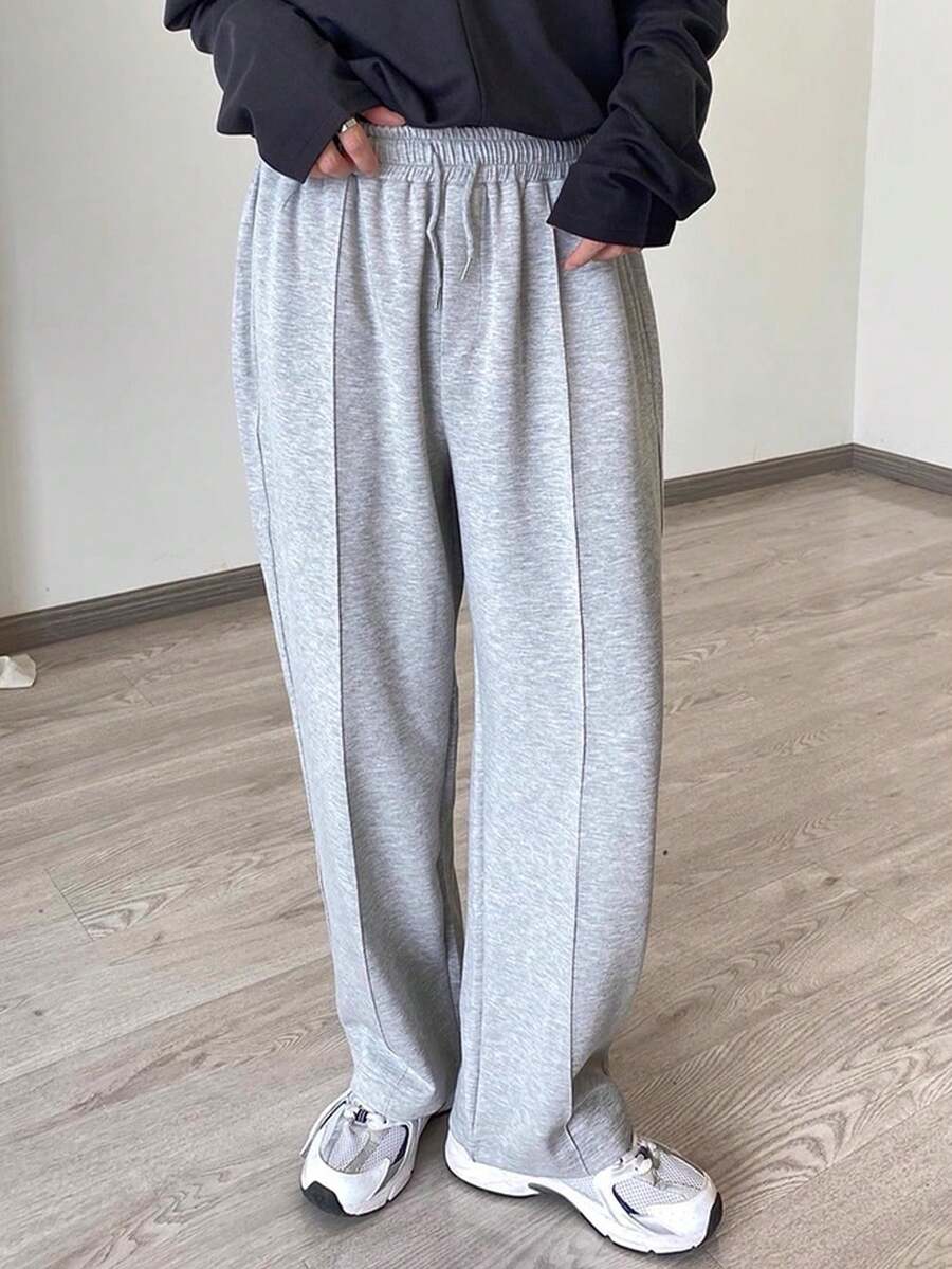 SHEIN Tween Boy Grey Baggy Sweatpants,Winter School Casual Street Fashion Pleated Comfortable Straight Leg Pants,Suitable For Commuting,Sports,Spring/Autumn