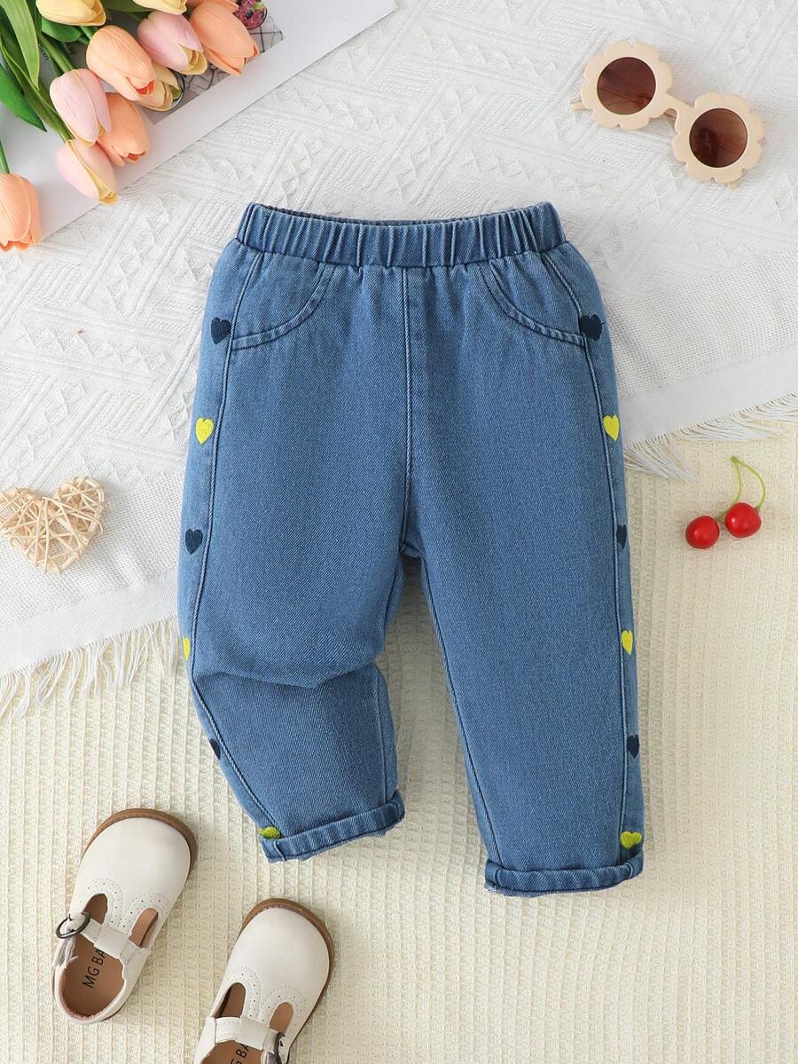 SHEIN Vintaside Kids 女婴爱心刺绣牛仔锥形裤 - 中等水洗藍 - 查看 1