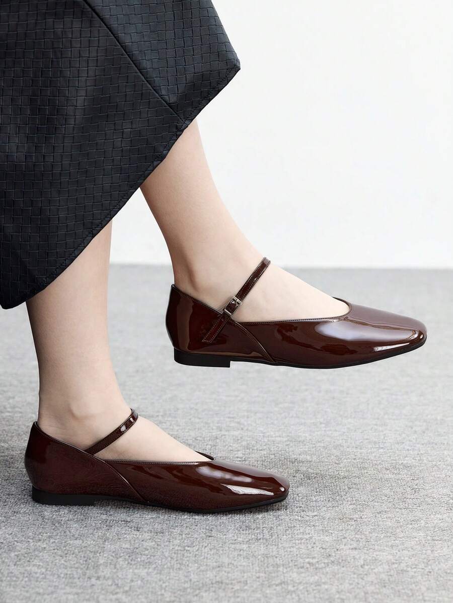 CUCCOO BIZCHIC Giày bệt trơn màu thường ngày có khóa cho nữ - Cà phê nâu - Xem 1