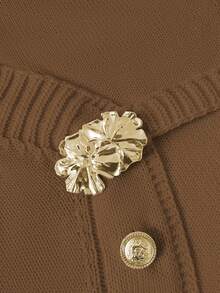 GlowEve 女士蓝色毛衣，新款秋冬金属纽扣不对称开襟羊毛衫，百搭简约通勤设计 - 咖啡棕 - 查看 7