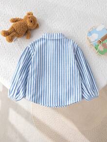 SHEIN 1 paquet Chemise à manches longues avec col châle, rayures bleues et blanches, motif cœur, pour bébé fille. Confortable, casual, polyvalente et pour un usage quotidien. Convient pour les anniversaires, soirées, représentations, mariages, baptêmes, cérémonies d'ouverture, intérieur et extérieur, vie quotidienne, sports, jeux, photos, vacances, festivals. Adapté pour le printemps, l'automne et l'hiver. - Bleu azur - Voir 6
