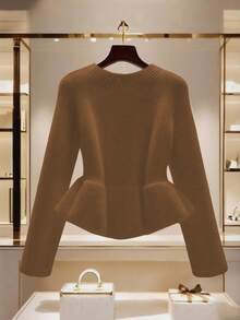 GlowEve 女士时尚腰部收紧荷叶边下摆短款开衫，独特金属纽扣装饰，别致的白色毛衣 - 棕色 - 查看 2