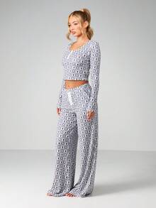 Missguided x Playboy Printed Long Sleeve Crop Top And Wide Leg Trouser Two Piece Lounge Set With Monogram Pattern For Loungewear And Casual Wear - Multicolor - View 4