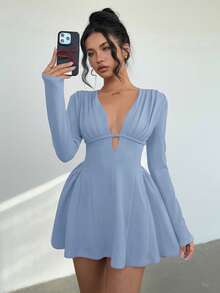 Aloruh 女士纯色深V领褶皱设计长袖性感时尚迷你连衣裙 - 淺藍色 - 查看 1