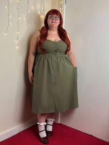 Enliva Abidrinkell Plus Size Summer Casual Solid Color Front Button Pocket Strap Dress, For Apple Rounded Body Shape - Army Green - View 4