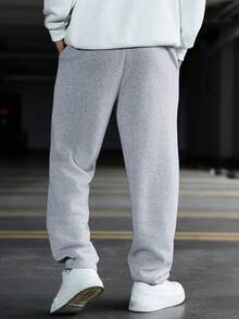 Manfinity EMRG Men's Thermal Lined Thick Casual Sweatpants, Versatile & Loose Fit Grey Joggers, Men's Sweats Sweatpants, Wide Bottom For Men, Pro Club Sweat Pants, Grey Baggy Sweatpants