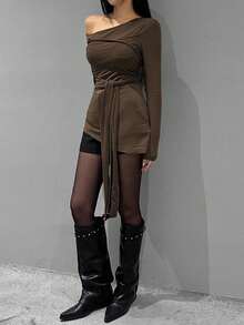 DAZY Asymmetrisches Damen T-Shirt Design, Off-Shoulder Langarm und Bindedetail, figurbetonter Passform - Braun - Übersicht 8