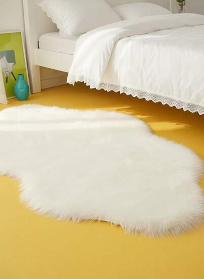 Joivida 1 件柔软蓬松毛皮垫白色地毯，舒适适用于卧室、客厅、书房、办公室、入口通道、房间装饰作为地垫，毛绒卧室地毯，可水洗且防滑，可爱的地毯 - 室内四季家居装饰，非常适合室内使用，豪华简约客厅地毯，不对称形状，卧室地毯，床边地毯，人造毛皮地毯，浴室地毯，装饰地毯，白色人造毛皮地毯，门垫，卧室装饰，家居装饰，秋季装饰家居，房间装饰