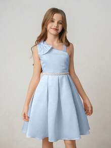 Vestido elegante y minimalista sin mangas con un hombro, lazo en la cintura y línea A para niñas preadolescentes, con cinturón, para bodas y fiestas - Celeste - Ver 4