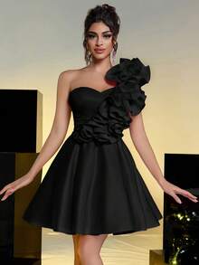 Lovelzi Elegante vestido de fiesta y graduación con volantes en capas, escote sin tirantes y cintura acampanada en color rosa romántico - Negro - Ver 8