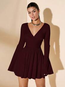 SHEIN BAE 女士纯白色简约日常性感深V领长袖荷叶边袖口收腰迷你连衣裙，秋冬款 - 紫紅色 - 查看 7