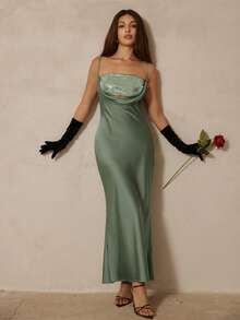 Aveloria Rosie Set de 2 vestidos de mujer con tirantes de lentejuelas y ajustados al Body - Verde militar - Ver 6