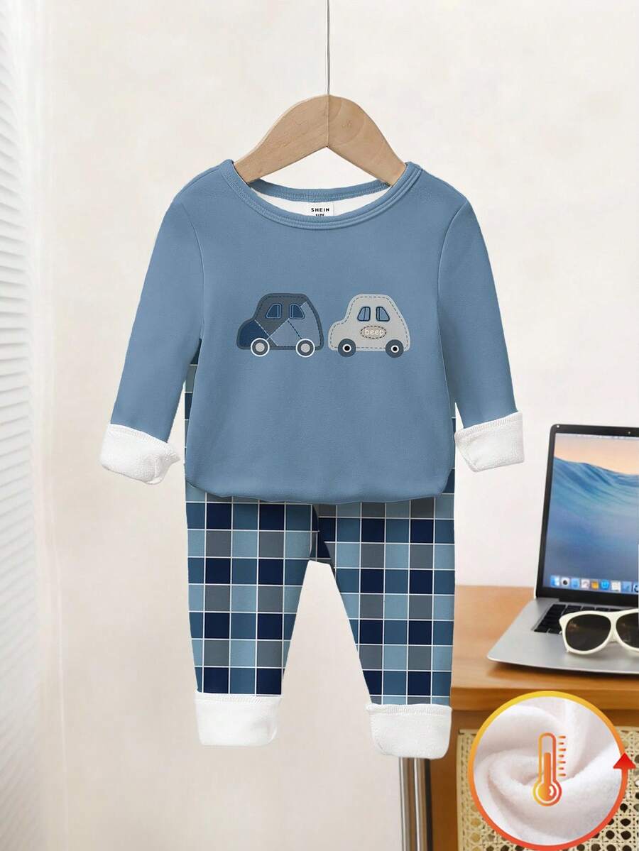 男童保暖家居服套装 - 修身蓝色汽车印花保暖家居服两件套,汽车印花设计,蓝色帅气圆领长袖上衣搭配格子裤,保暖两件套组合,社交媒体风格,帅气有型,2026新年假日必备,小男孩汽车印花保暖家居服两件套,男童两件套长袖套装 - 藍色 - 查看 1