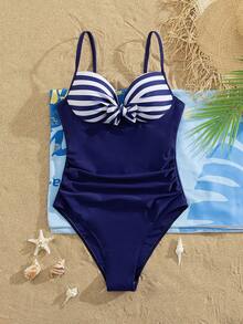 Swim Lushoire Bộ đồ bơi liền thân mới cho Giáng sinh, Năm mới, Lễ Tạ ơn và Halloween. Gợi cảm, thanh lịch và tôn dáng, với các họa tiết sọc và màu trơn. Hoàn hảo cho kỳ nghỉ, bãi biển và những buổi dạo chơi bên hồ bơi. Đồ bơi hở vai và hở lưng. Các chi tiết xếp ly và thắt nút sang trọng cho những buổi đi chơi thường ngày, tiệc bãi biển và hơn thế nữa. Có mút ngực có thể tháo rời. Đồ bơi liền thân nâng ngực. Đồ bơi liền thân gợi cảm cho nữ. Đồ bơi liền thân che phủ toàn thân cho nữ. Đồ bơi liền thân che phủ toàn thân gợi cảm cho nữ. Đồ bơi cho nữ. Đồ bơi cho phụ nữ. - Nhiều màu - Xem 6