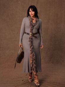 Rustia 秋季纹理罗纹荷叶边下摆开衩修身连衣裙（女款） - 卡其色 - 查看 2