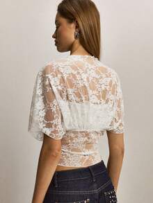 ATUI Studio Damblus i enfärgad, trendig spets, kort, figurnära, sexig och transparent - Vitt - Visa 3