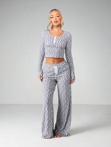 Missguided x Playboy Printed Long Sleeve Crop Top And Wide Leg Trouser Two Piece Lounge Set With Monogram Pattern For Loungewear And Casual Wear - Multicolor - View 1