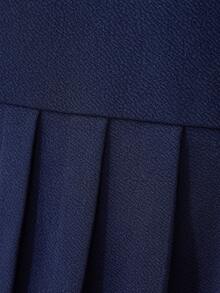 1件装少女3D蝴蝶结装饰短袖褶皱连衣裙，宽松版型，适合春夏、假日、夏季、旅行穿着。