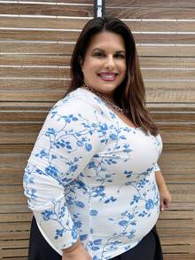 Enliva Rose Floral Print Loose Fit Crew Neck T-Shirt, Plus Size, Suitable For Spring & Autumn - Multicolor - View 4