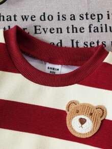 SHEIN Playful Pals 男婴春秋季白色和酒红色条纹圆领长袖上衣，饰有可爱小熊图案，搭配酒红色修身长裤，休闲套装，适合外出、居家、轻度运动和生日派对等场合。 - 紅色 - 查看 7