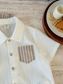 SHEIN 两件套儿童男童休闲百搭舒适波浪条纹 Polo 领开领短袖衬衫和短裤套装，适合通勤、上学、日常休闲、度假、旅行、运动、春夏穿着。 - 彩色 - 查看 4