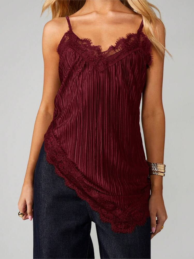 MISSGUIDED Canotta con scollo asimmetrico, dettagli in pizzo plissettato, frange e spalline a spaghetti, adatta per serate e feste