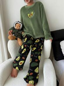 SHEIN 牛油果刺绣蓬松卫衣和法兰绒印花裤女士舒适睡衣套装 - 綠色 - 查看 4