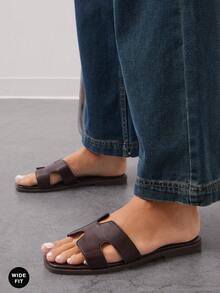 SHUZIA 宽楦女士高级油光PU咖啡色H型带凉鞋 - 大码奢华舒适街头风到游艇俱乐部必备单品，圣诞节情人节皆宜，宽楦设计 - 咖啡棕 - 查看 7