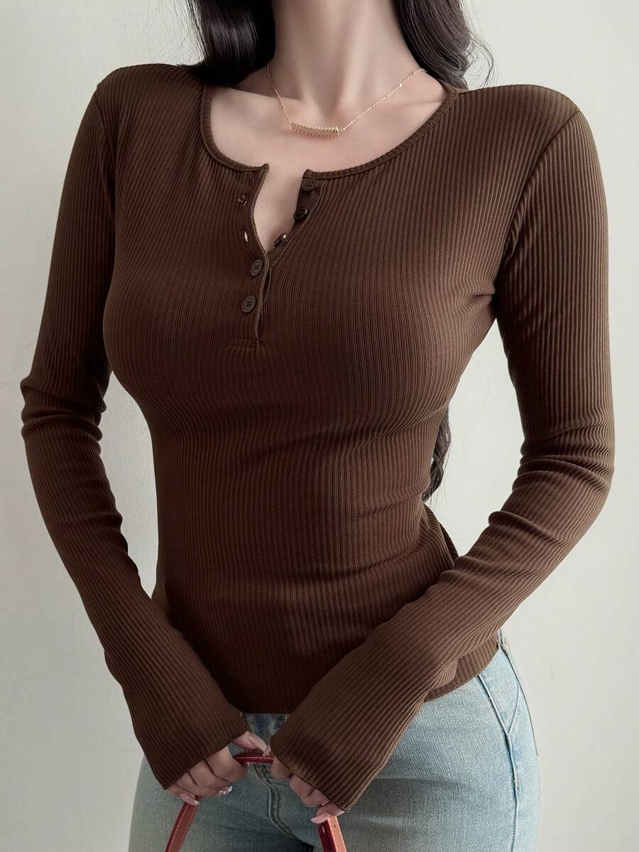 DAZY 女士修身圆领半拉链长袖T恤，特殊面料 - 棕色 - 查看 1