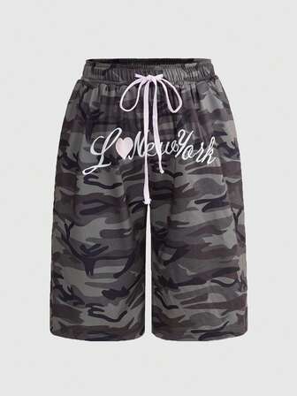 Street Life سراويل قصيرة فضفاضة مطرزة بالكامو مع خصر رباط للنساء ذوات الحجم الكبير
